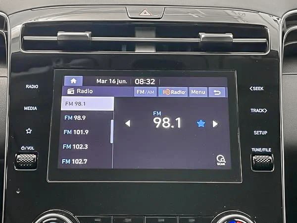 2022 Hyundai Tucson Essential-16