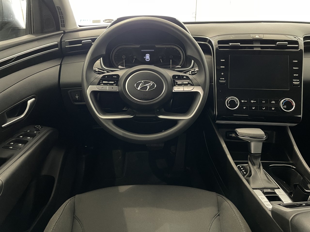 2022 Hyundai Tucson Essential-8
