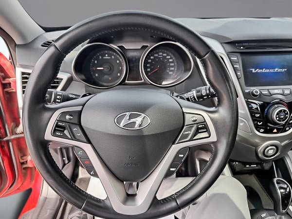 2013 Hyundai Veloster BASE-17