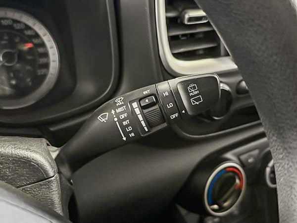 2021 Hyundai Venue ESSENTIAL-17