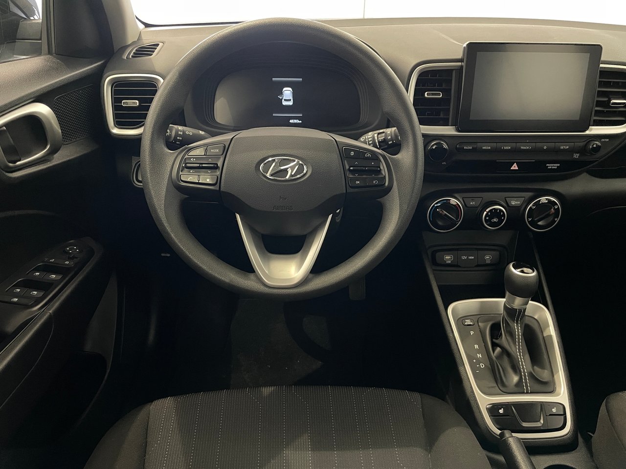 2023 Hyundai Venue Essential-7