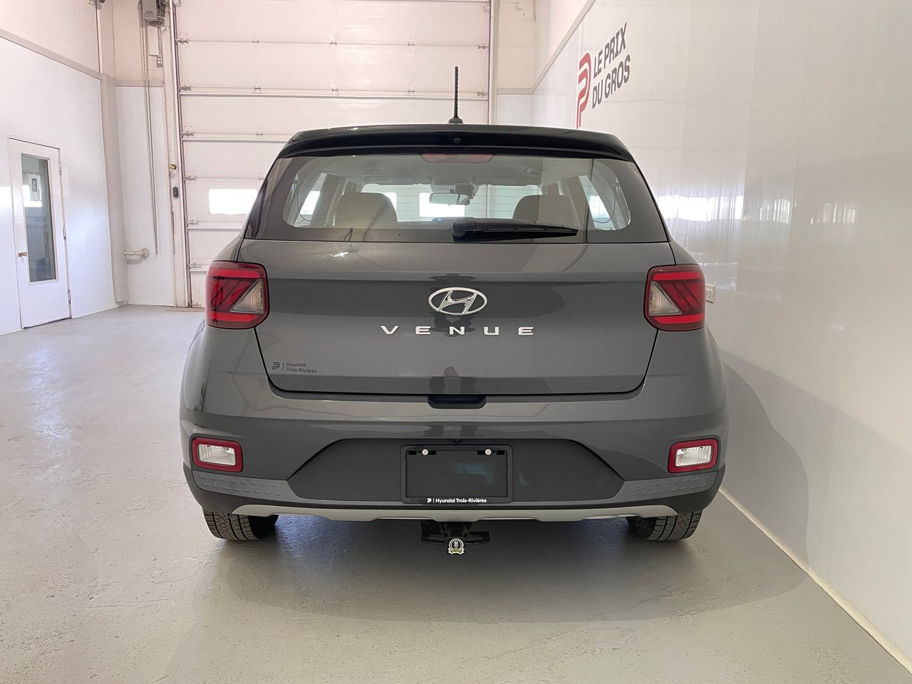 2023 Hyundai Venue Essential-5