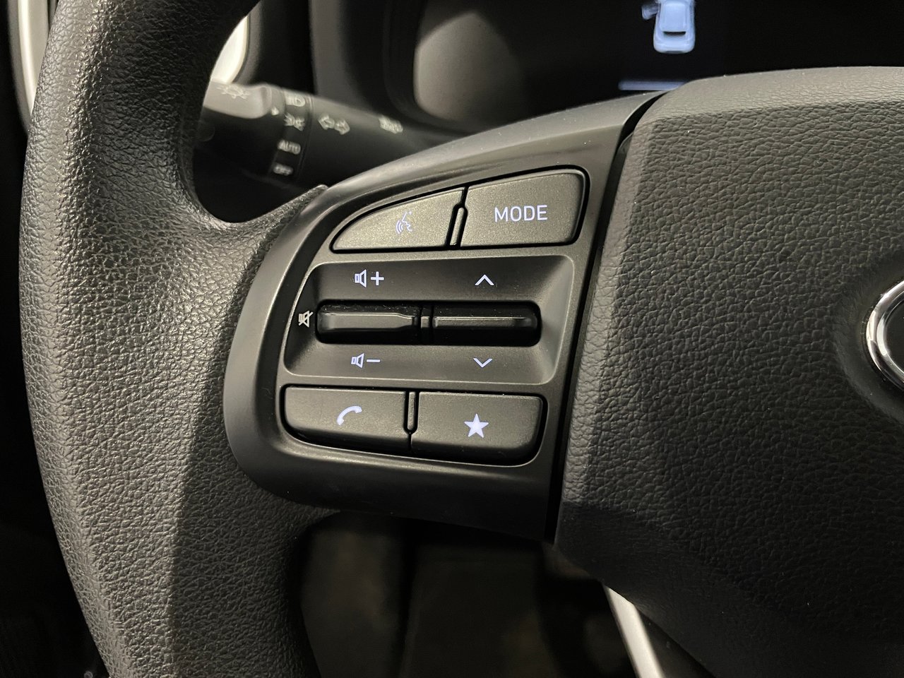 2023 Hyundai Venue Essential-11
