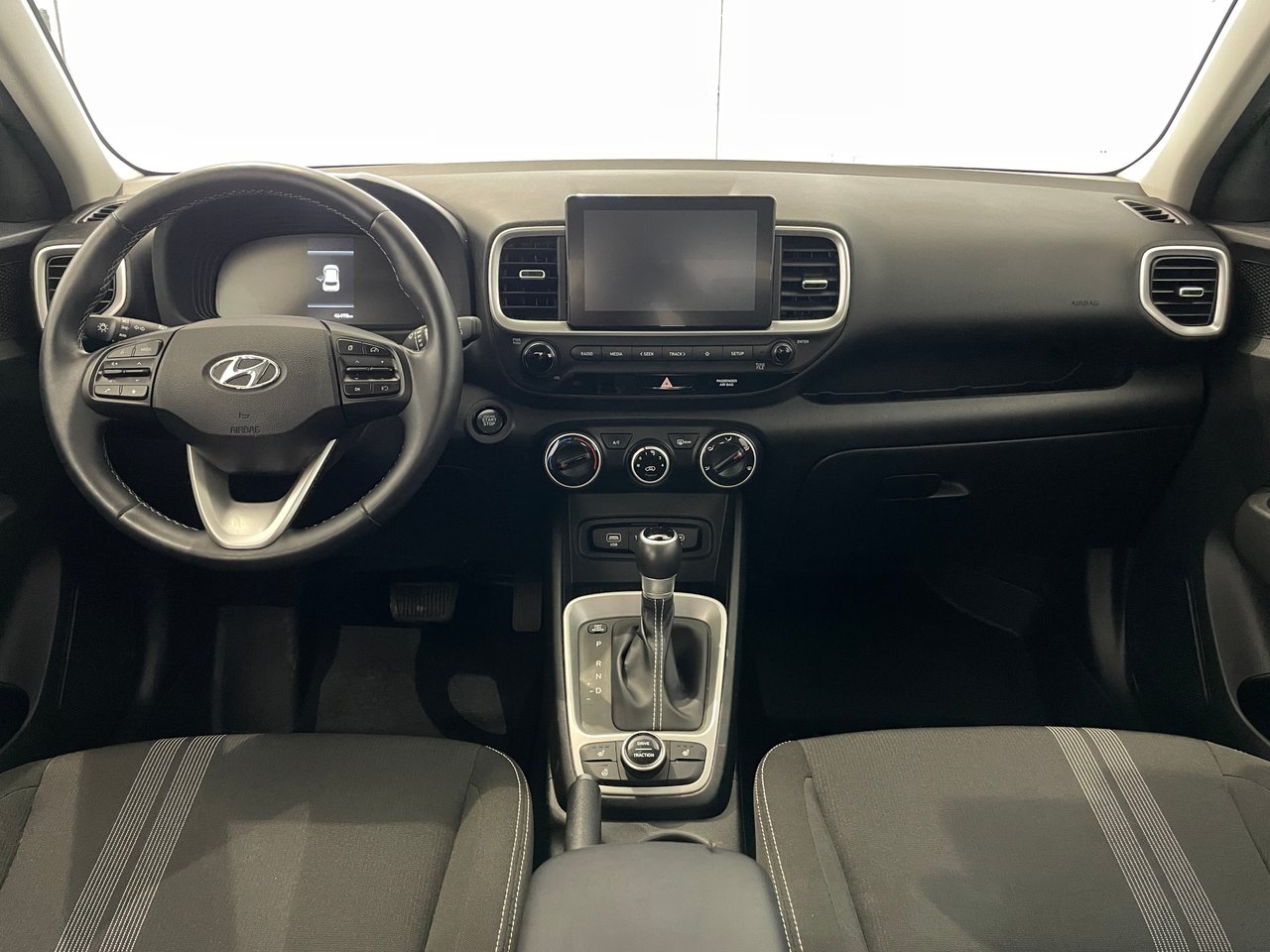 2023 Hyundai Venue Preferred-7