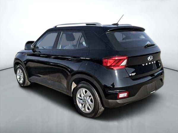2023 Hyundai Venue Preferred-4