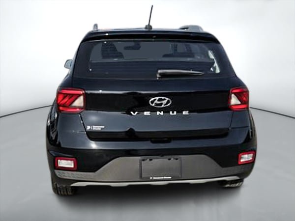 2023 Hyundai Venue Preferred-5
