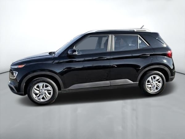 2023 Hyundai Venue Preferred-3