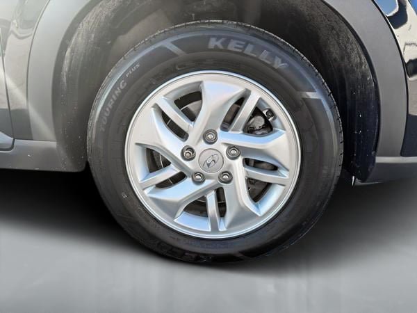 2023 Hyundai Venue Preferred-6