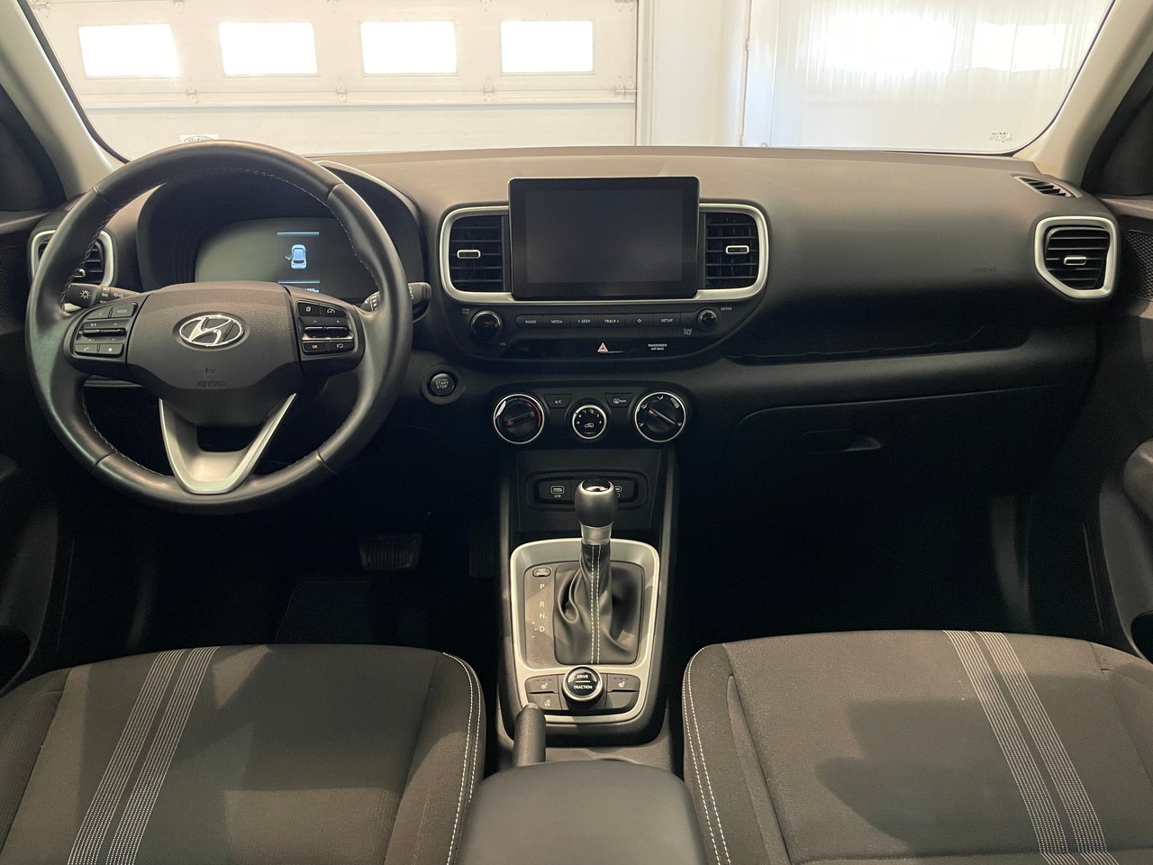 2023 Hyundai Venue Preferred-7