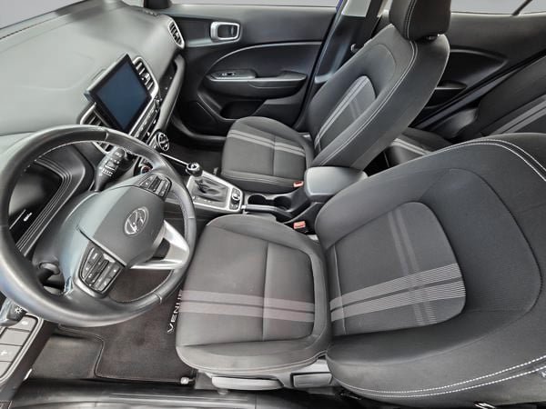 Hyundai Venue Preferred 2023-11