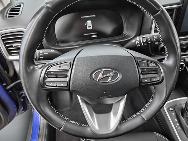 Hyundai Venue Preferred 2023-12