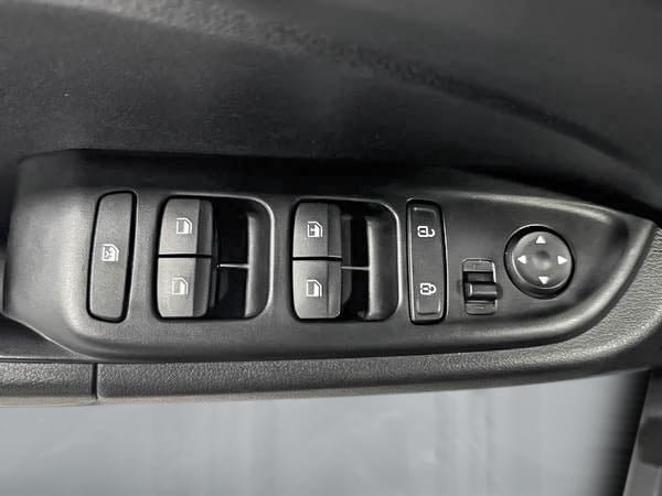 2024 Hyundai Venue ESSENTIAL-11