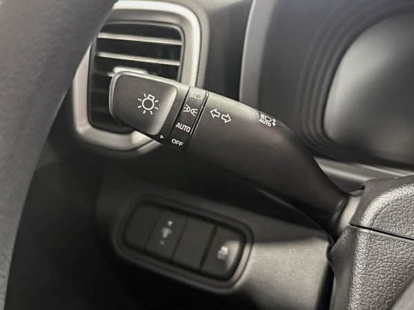 2024 Hyundai Venue ESSENTIAL-16