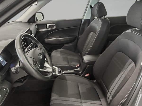2026 Hyundai Venue Preferred-10