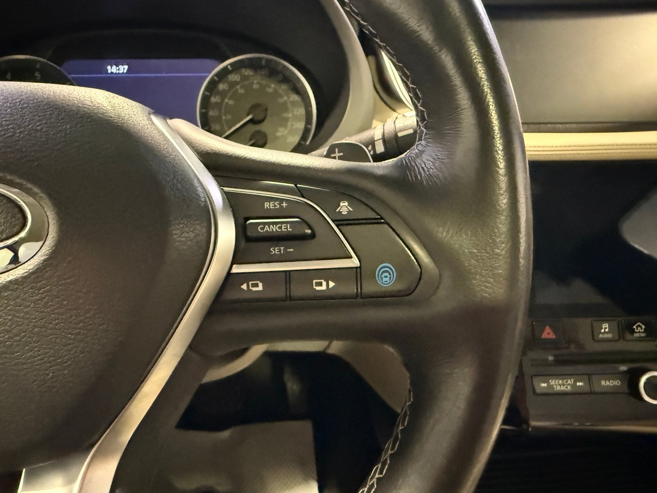Infiniti QX50 Essential 2019-17