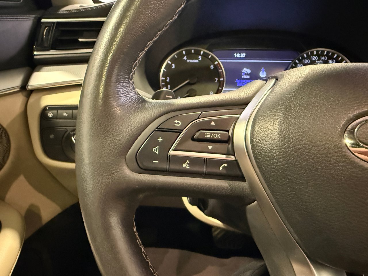 Infiniti QX50 Essential 2019-16