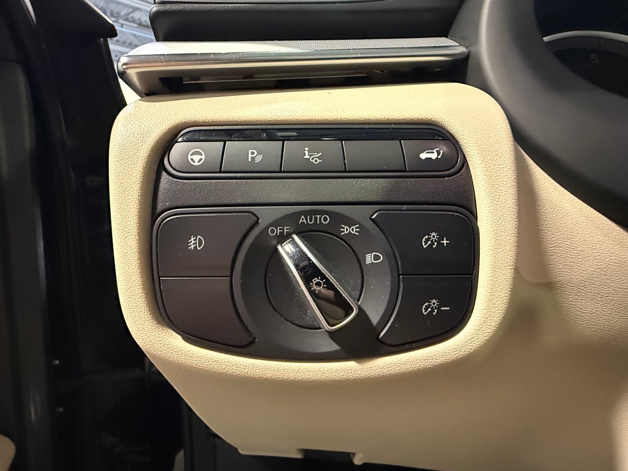 Infiniti QX50 Essential 2019-13
