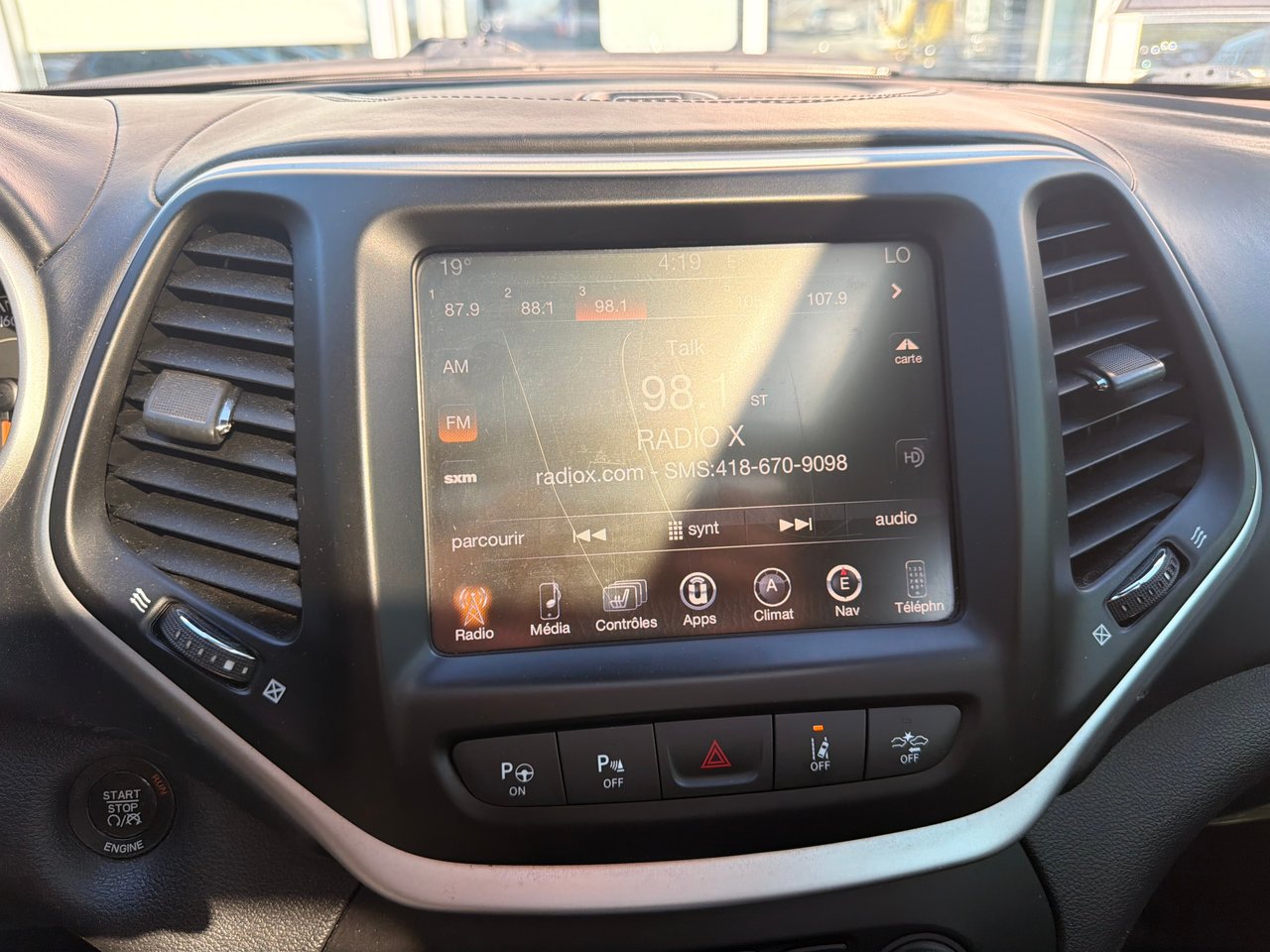 2016 Jeep Cherokee OVERLAND 4X4-21