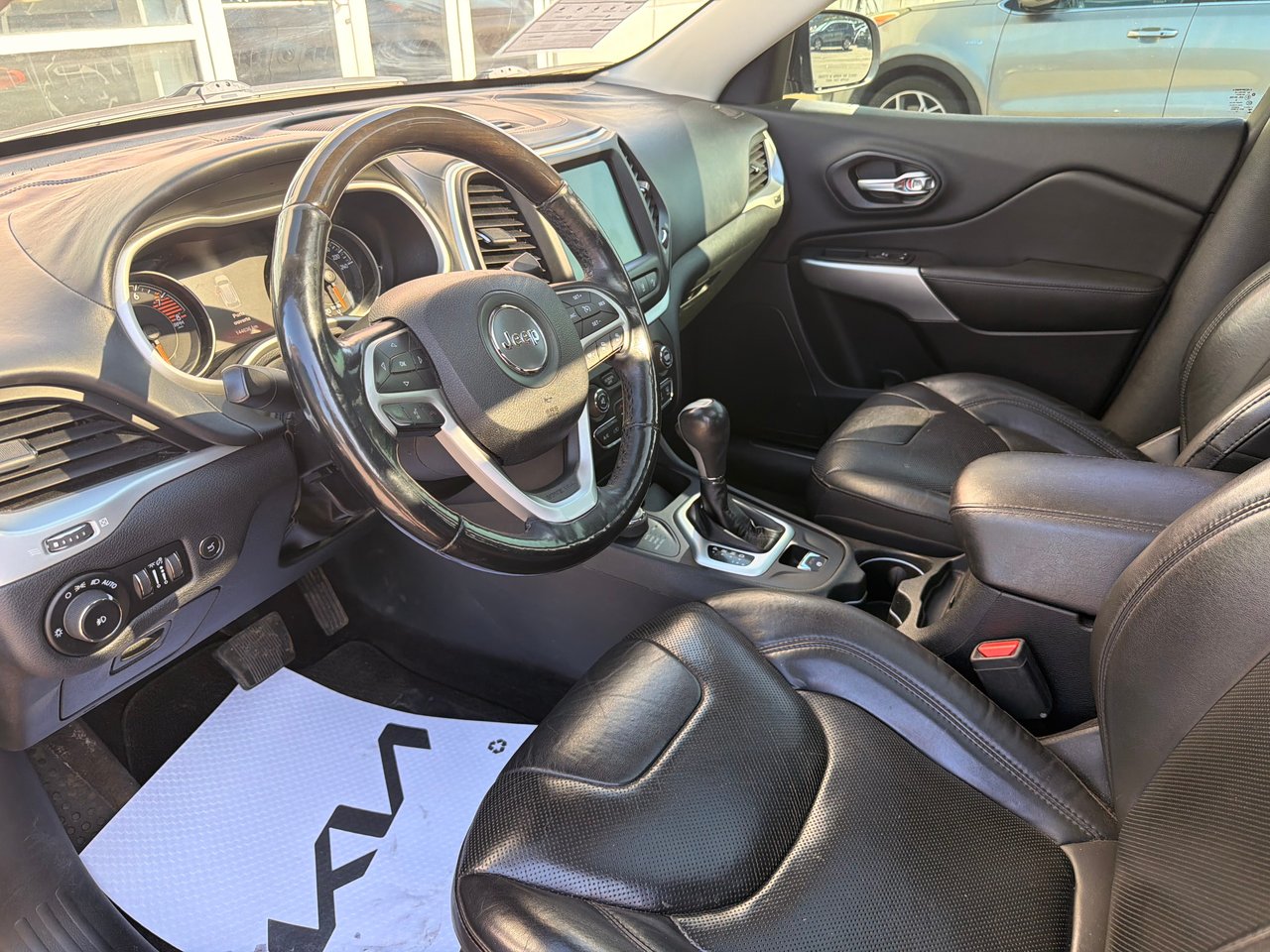 2016 Jeep Cherokee OVERLAND 4X4-15