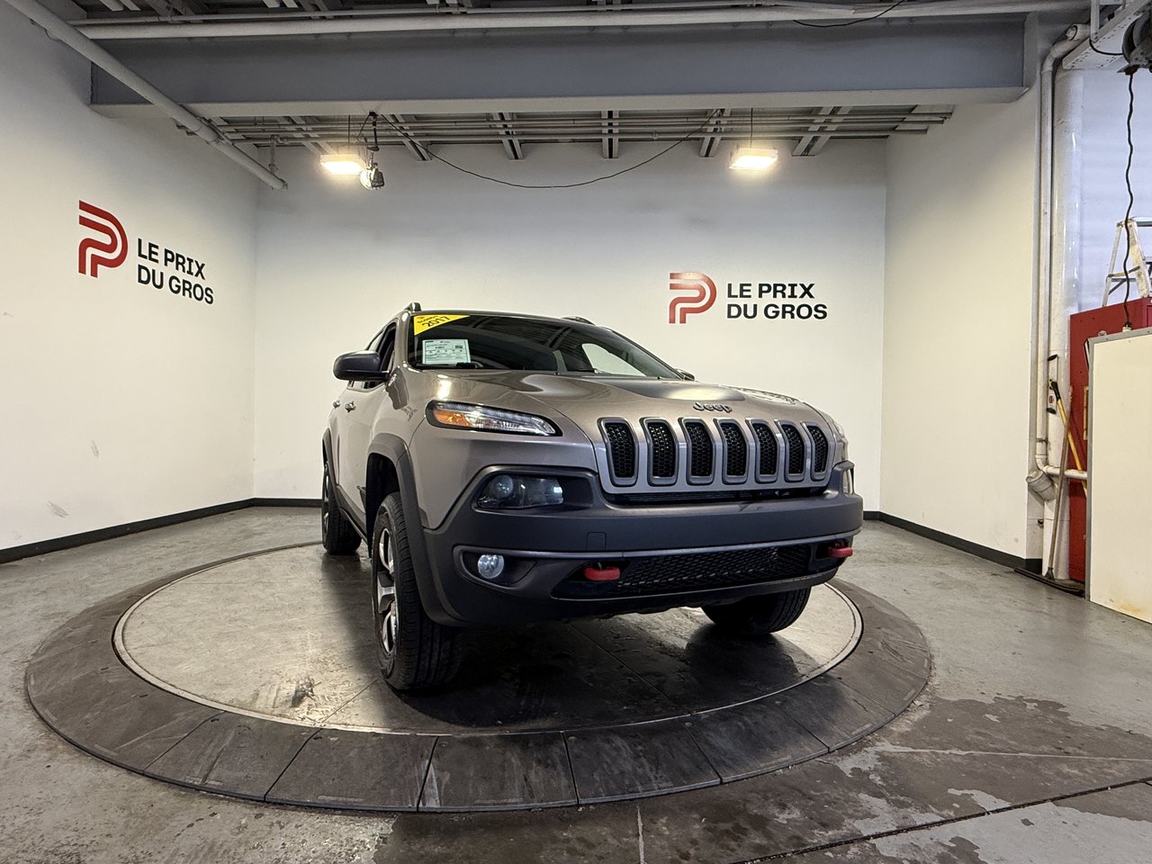 2017 Jeep Cherokee Trailhawk-0