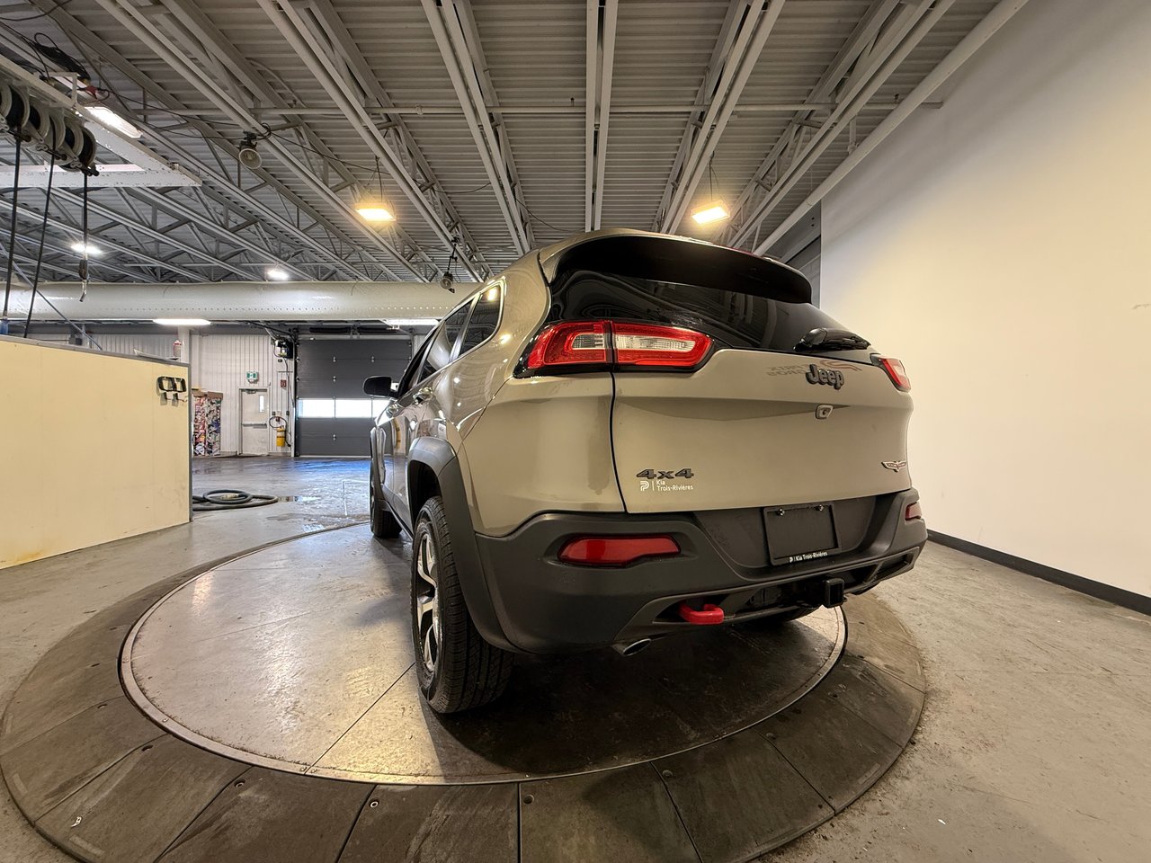 2017 Jeep Cherokee Trailhawk-4