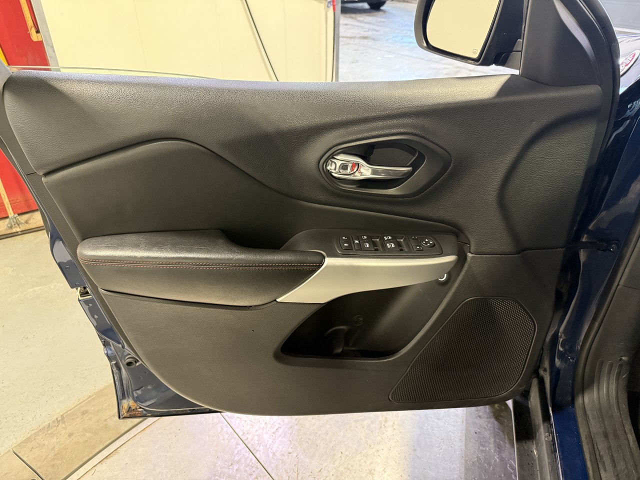 2018 Jeep Cherokee TRAILHAWK-10