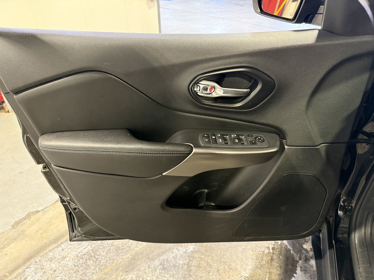 2021 Jeep Cherokee SPORT-10