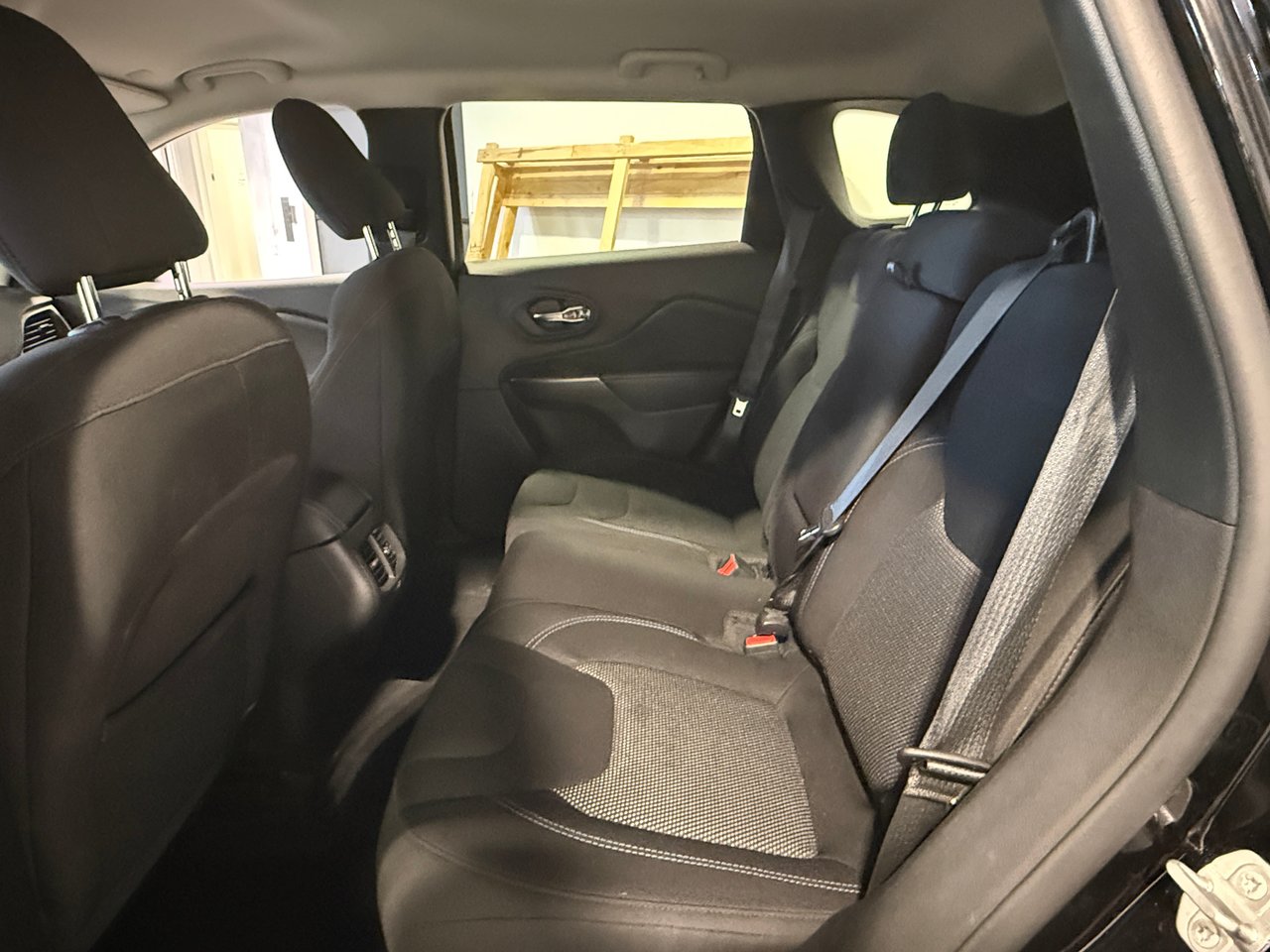 2021 Jeep Cherokee SPORT-22