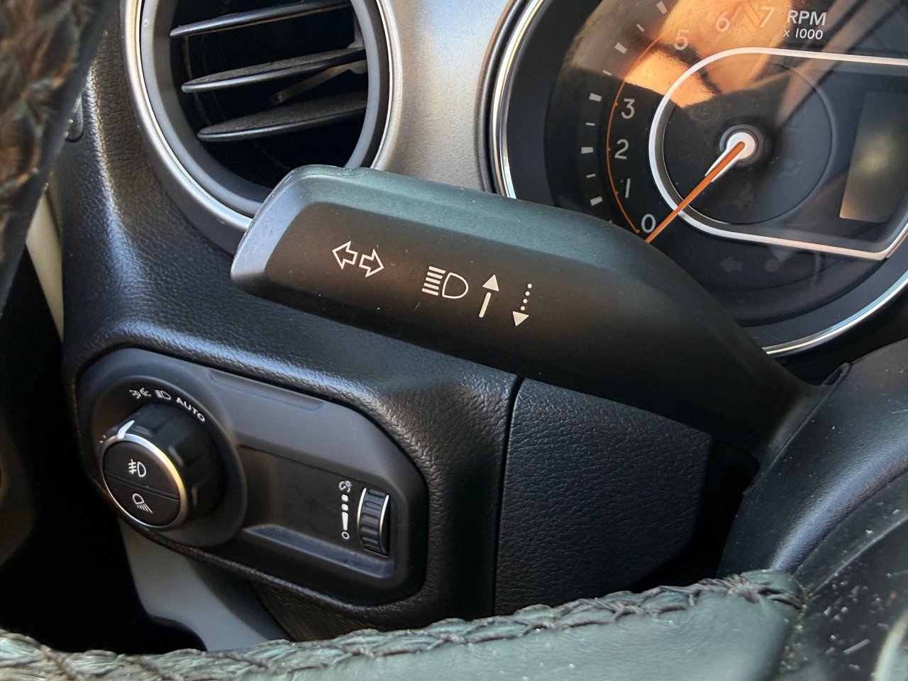 Jeep Gladiator SPORT S ALTITUDE 2023-15