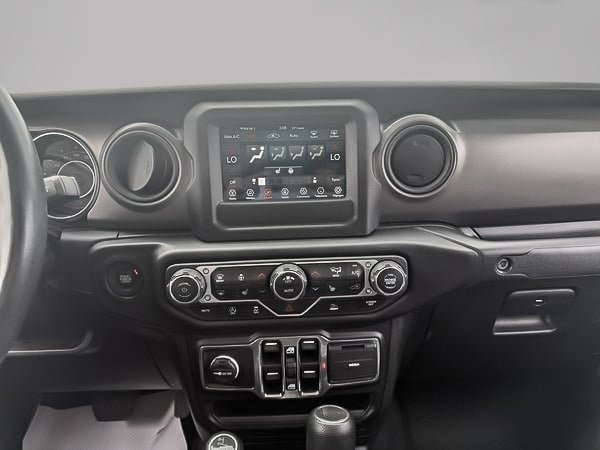 Jeep Gladiator WILLYS 2023-13