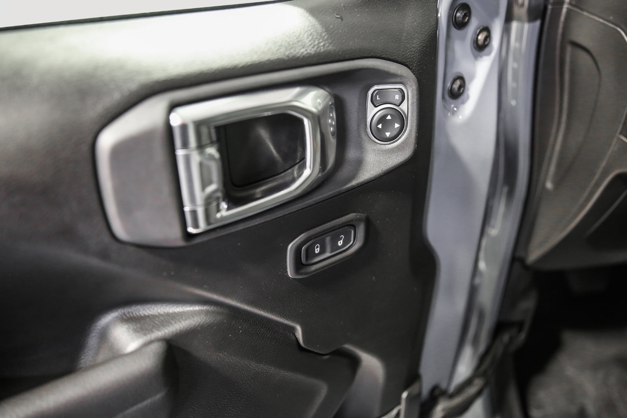 2025 Jeep Gladiator SPORT-12