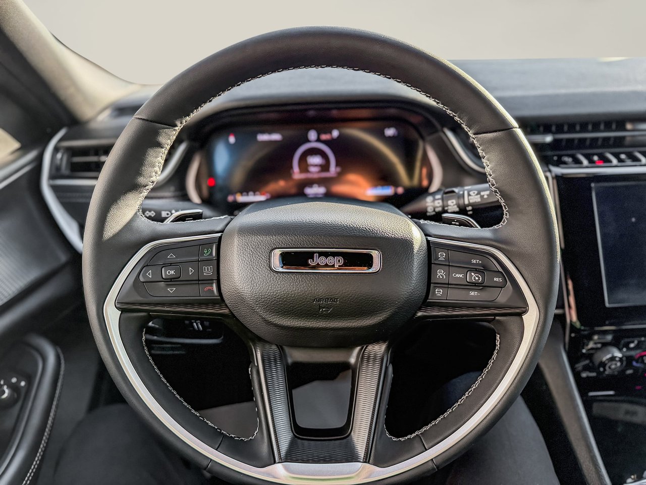 2025 Jeep Grand Cherokee L Altitude-9
