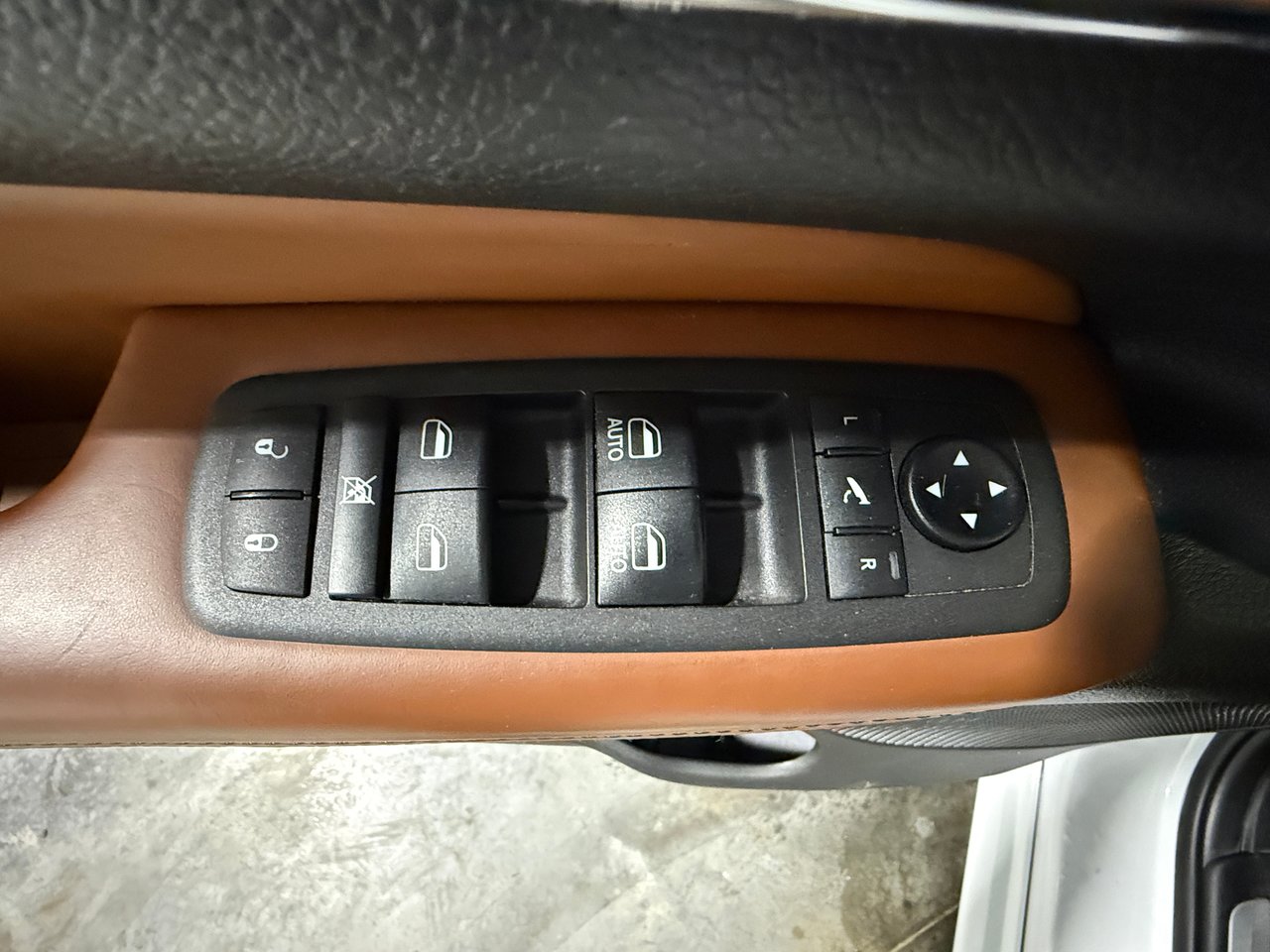2021 Jeep Grand Cherokee OVERLAND-12