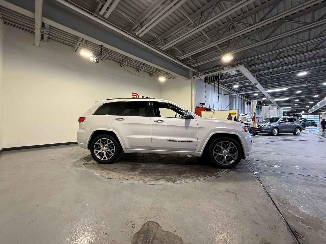 2021 Jeep Grand Cherokee OVERLAND-1