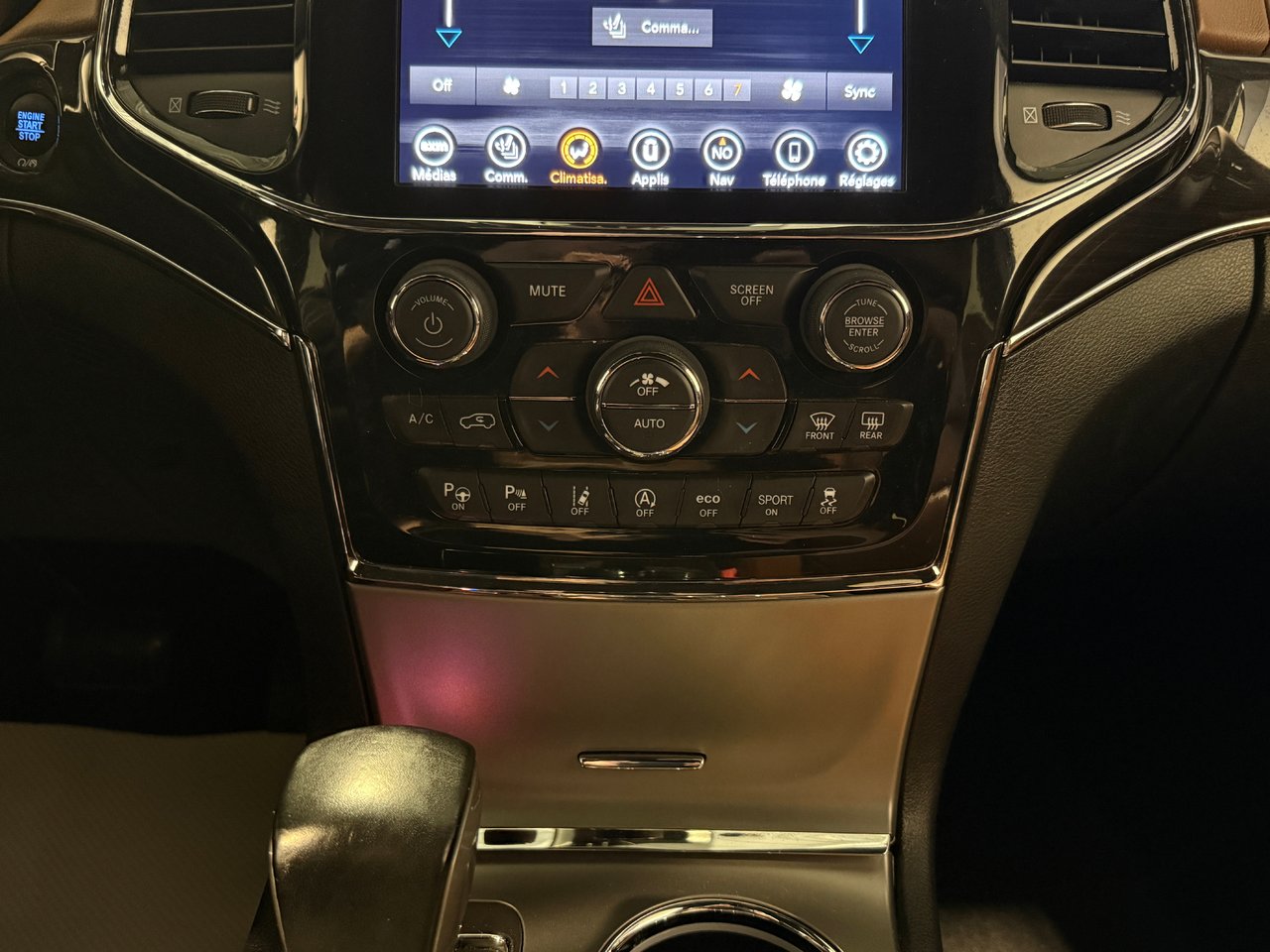 2021 Jeep Grand Cherokee OVERLAND-21