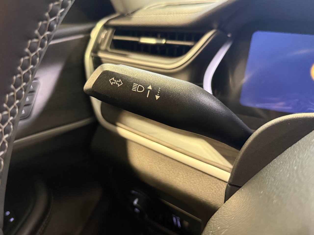 2023 Jeep Grand Cherokee Limited-18