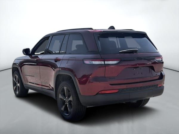 2025 Jeep Grand Cherokee Altitude-4