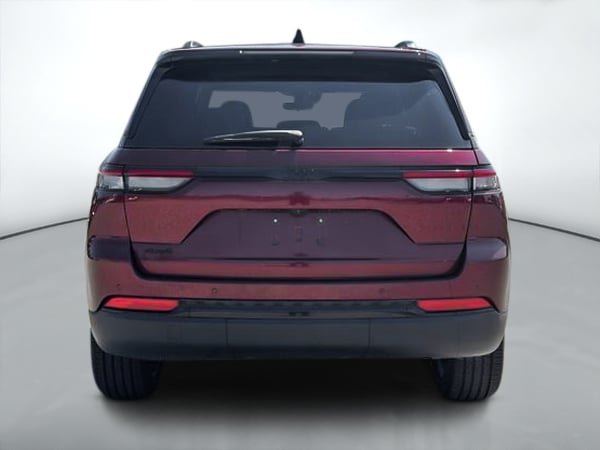 2025 Jeep Grand Cherokee Altitude-3