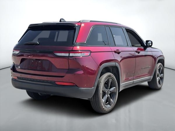 2025 Jeep Grand Cherokee Altitude-2