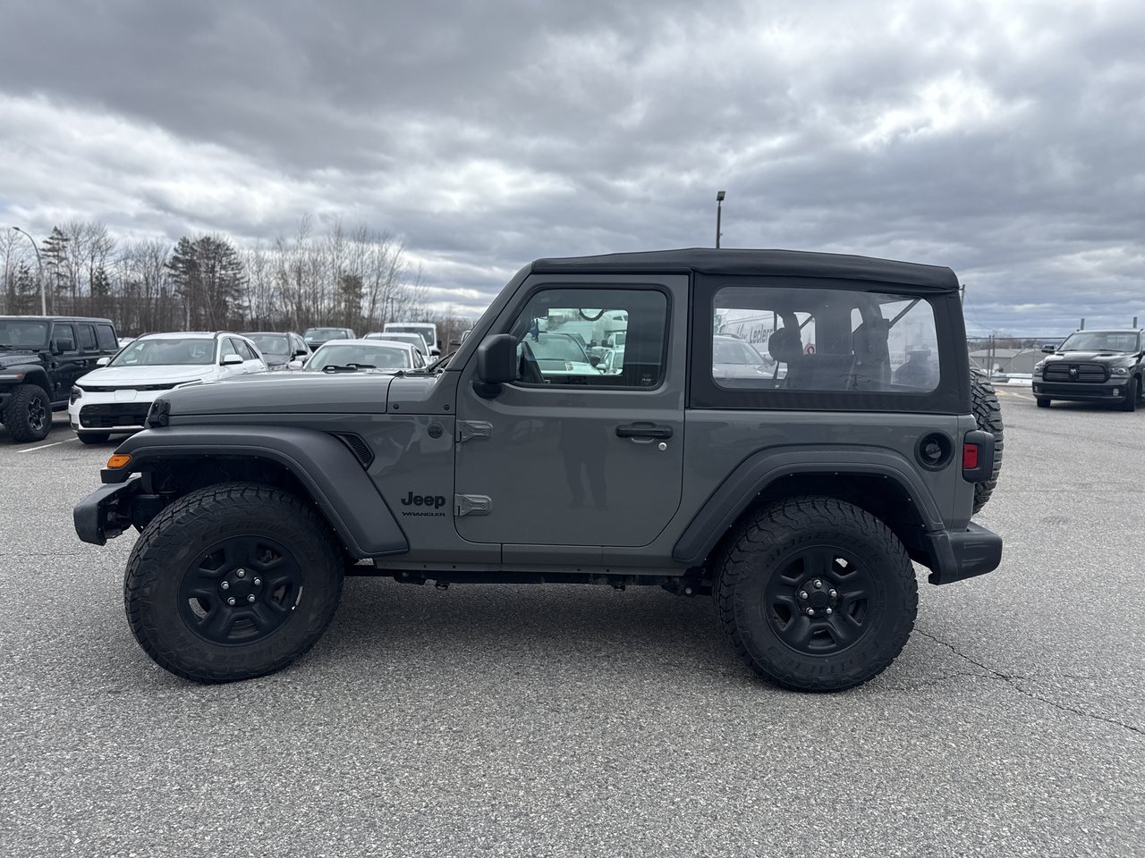 Jeep Wrangler Sport 2022-5