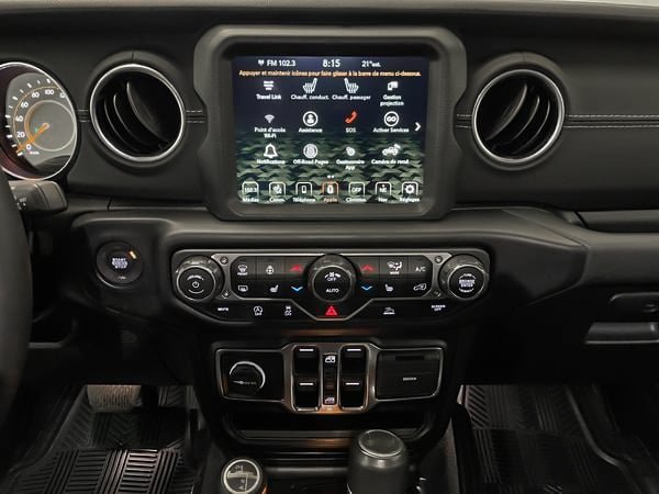 Jeep Wrangler Unlimited Sahara 2022-16