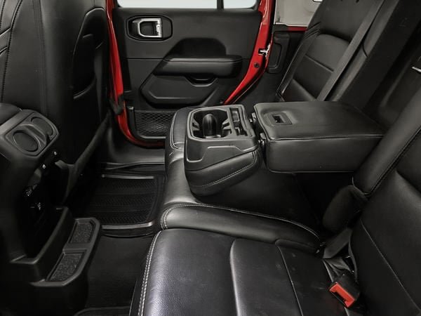 Jeep Wrangler Unlimited Sahara 2022-24