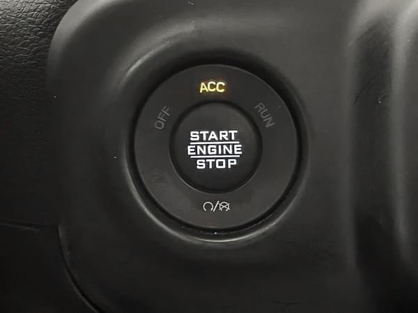 Jeep Wrangler Unlimited Sahara 2022-15