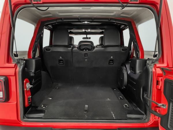 Jeep Wrangler Unlimited Sahara 2022-25