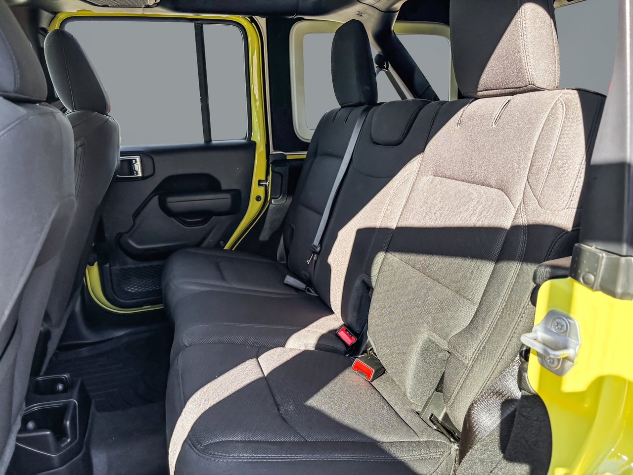 2023 Jeep Wrangler unlimited altitude-16