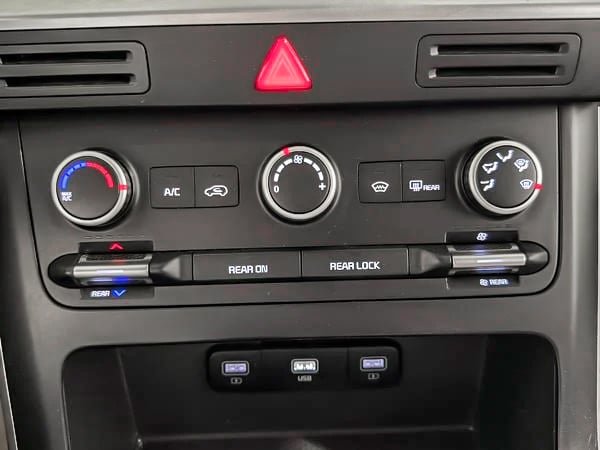 2022 Kia Carnival LX-21