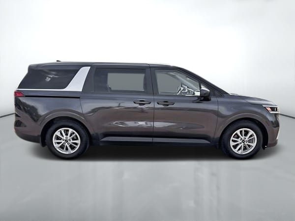 2022 Kia Carnival LX-7