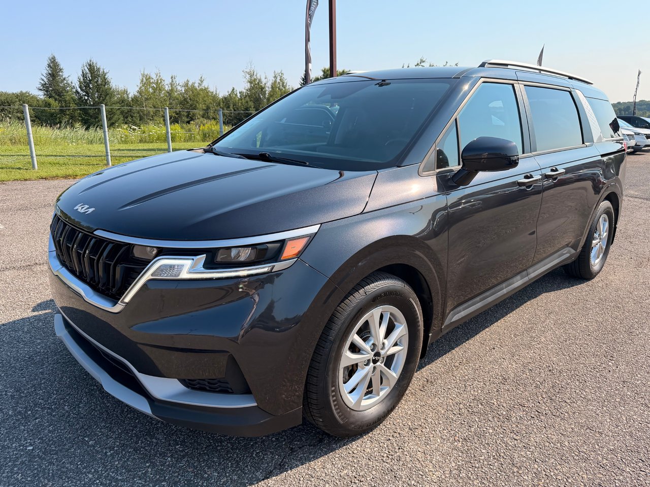 2022 Kia Carnival LX-2