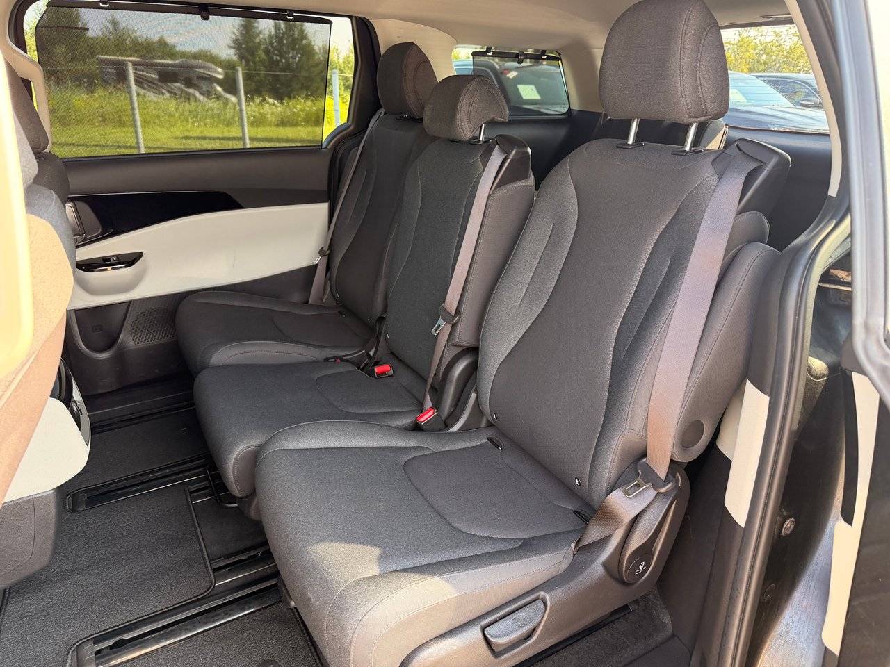 2022 Kia Carnival LX-28