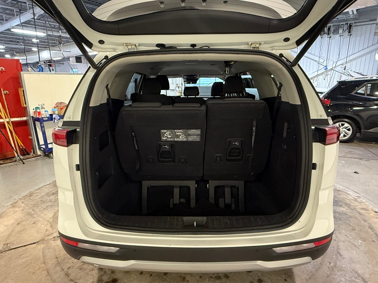 Kia Carnival LX 2022-25
